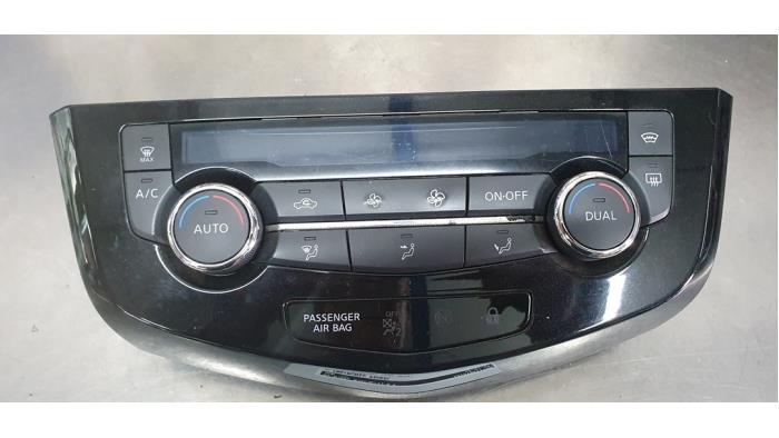 Używane Panel climatronic Nissan Qashqai (J11) 1.2 DIG-T 16V Cena € 125,00 Procedura marży oferowane przez De Witte Boerderij AutoMotive