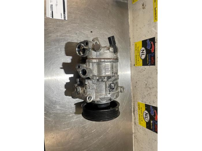 Usagé Compresseur de clim Volkswagen Golf VII (AUA) 1.6 TDI 16V Prix € 35,00 Règlement à la marge proposé par De Witte Boerderij AutoMotive