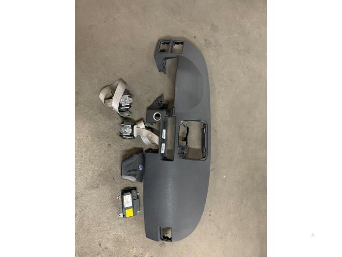 Begagnade Airbagset Volvo C70 (MC) 2.4i 20V Pris € 450,00 Marginaltabell erbjuds av De Witte Boerderij AutoMotive