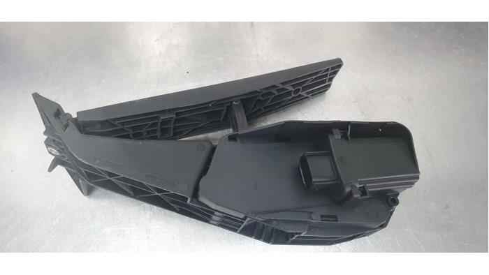 Gebrauchte Gaspedalposition Sensor BMW 1 serie (E87/87N) 118i 16V Preis € 10,00 Margenregelung angeboten von De Witte Boerderij AutoMotive