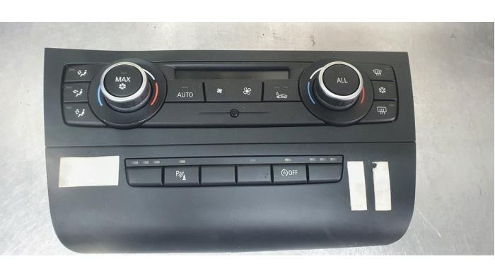Używane Panel climatronic BMW 1 serie (E87/87N) 118i 16V Cena € 75,00 Procedura marży oferowane przez De Witte Boerderij AutoMotive