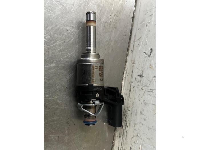 Usagé Injecteur (injection essence) Volkswagen Golf VIII (CD1) 1.4 eHybrid 16V Prix € 35,00 Règlement à la marge proposé par De Witte Boerderij AutoMotive