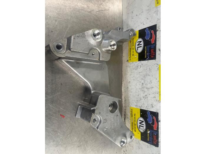 Engine mount Volkswagen Golf VIII (CD1), 2019 1.4 eHybrid 16V, Hatchback, Electric Petrol, 1.395cc, 150kW (204pk), FWD, DGEA, 2020-07 (Used)