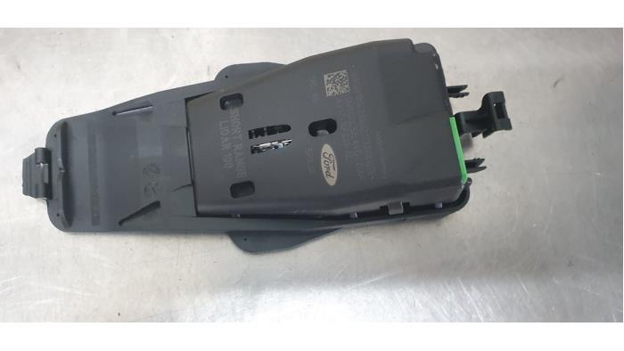 Begagnade Regnsensor Ford B-Max (JK8) 1.0 EcoBoost 12V 100 Pris € 25,00 Marginaltabell erbjuds av De Witte Boerderij AutoMotive