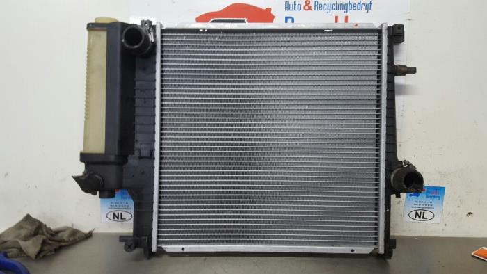 Used Radiator BMW 3 serie (E36/4) 316i Price € 50,00 Margin scheme offered by De Witte Boerderij AutoMotive