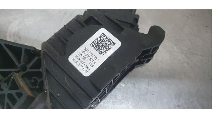 Begagnade Gaspedalsensor Volkswagen Golf VII (AUA) 2.0 R 4Motion 16V Pris € 10,00 Marginaltabell erbjuds av De Witte Boerderij AutoMotive