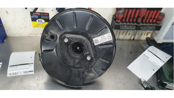 Usados Servofreno Volkswagen Golf VII (AUA) 2.0 R 4Motion 16V Precio € 75,00 Norma de margen ofrecido por De Witte Boerderij AutoMotive