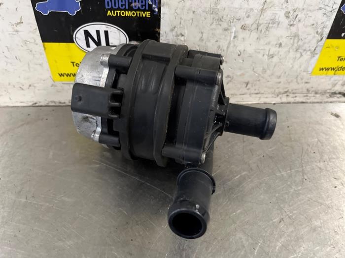 Begagnade Extra vattenpump Volvo C40 Recharge (XK) Recharge Pris € 20,00 Marginaltabell erbjuds av De Witte Boerderij AutoMotive