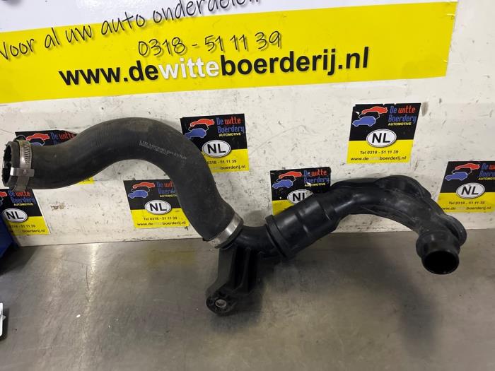 Gebrauchte Intercooler Schlauch Ford Puma 1.0 EcoBoost 12V Preis € 45,00 Margenregelung angeboten von De Witte Boerderij AutoMotive