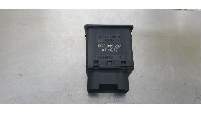 Passenger airbag on off switch