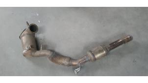 Usagé Catalyseur Volkswagen Golf VIII (CD1) 1.5 eTSI 16V Prix € 650,00 Règlement à la marge proposé par De Witte Boerderij AutoMotive