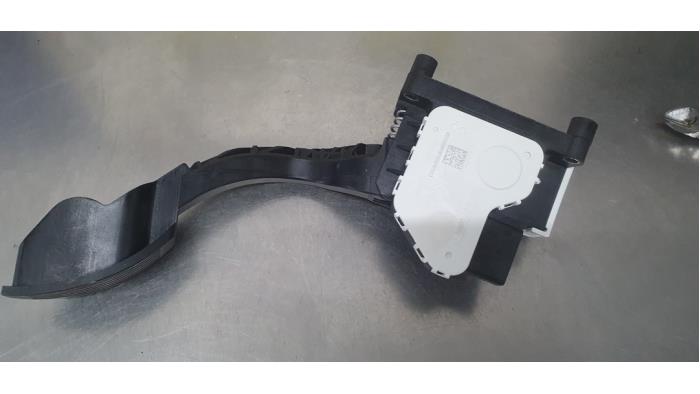 Begagnade Gaspedalsensor Fiat 500 (312) 1.0 Hybrid Pris € 10,00 Marginaltabell erbjuds av De Witte Boerderij AutoMotive