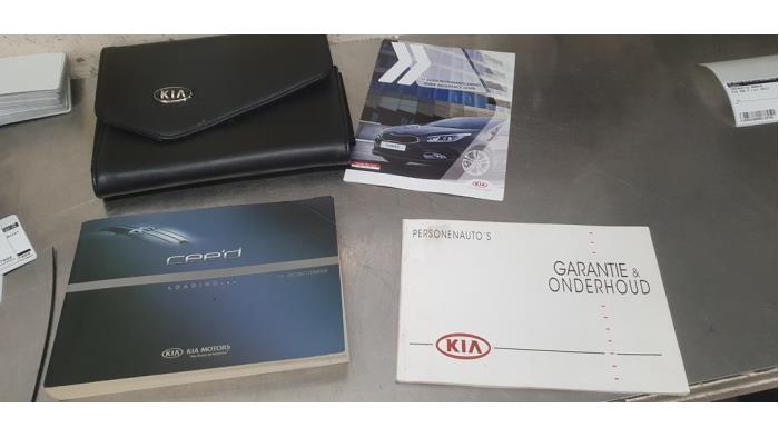 Używane Instrukcja Kia Cee'd (JDB5) 1.6 GDI 16V Cena € 25,00 Procedura marży oferowane przez De Witte Boerderij AutoMotive
