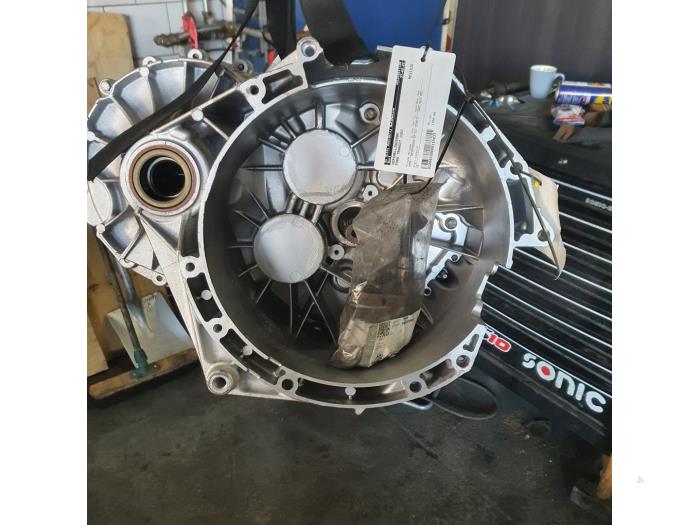 Révisé Boîte de vitesse Ford Transit Custom Prix € 1.633,50 Prix TTC proposé par De Witte Boerderij AutoMotive