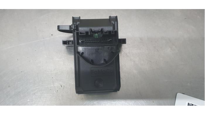 Used Smart entry computer Ford Fiesta 7 1.5 TDCi 85 Price € 25,00 Margin scheme offered by De Witte Boerderij AutoMotive