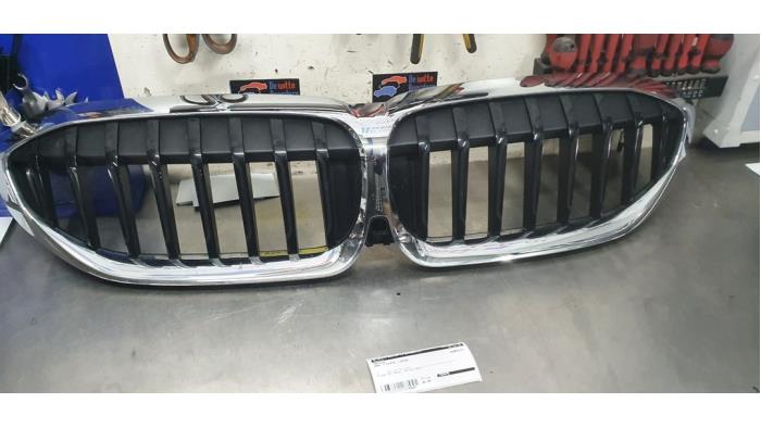 Używane Grill BMW 3 serie (G20) Cena € 65,00 Procedura marży oferowane przez De Witte Boerderij AutoMotive