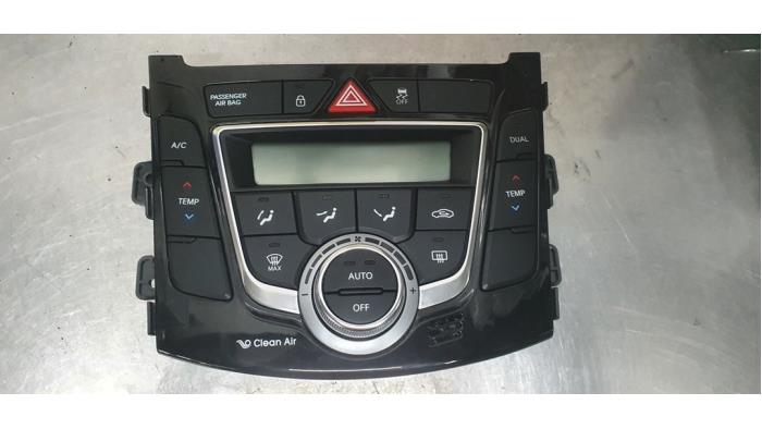 Begagnade Klimatpanel Hyundai i30 Wagon (GDHF5) 1.6 CRDi 16V VGT Pris € 75,00 Marginaltabell erbjuds av De Witte Boerderij AutoMotive