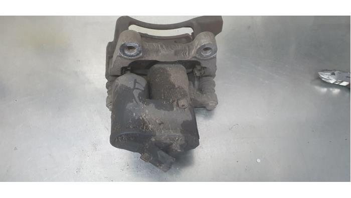 Gebrauchte Bremszange rechts hinten Volkswagen Tiguan (5N1/2) 2.0 TSI 16V 4Motion Preis € 45,00 Margenregelung angeboten von De Witte Boerderij AutoMotive