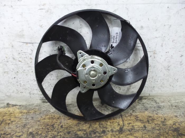 Fan motor from a Ford Focus 2008
