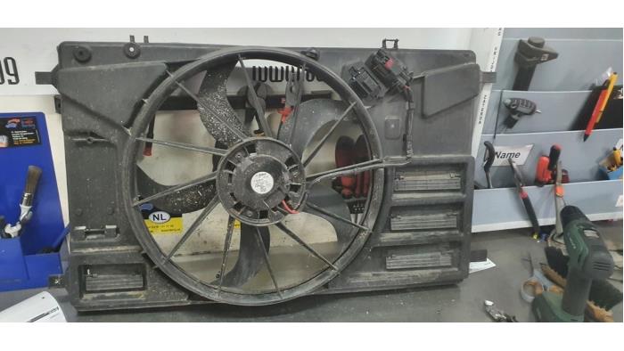 Używane Silnik wentylatora Ford Transit Custom 2.0 TDCi 16V Eco Blue 105 Cena € 85,00 Procedura marży oferowane przez De Witte Boerderij AutoMotive