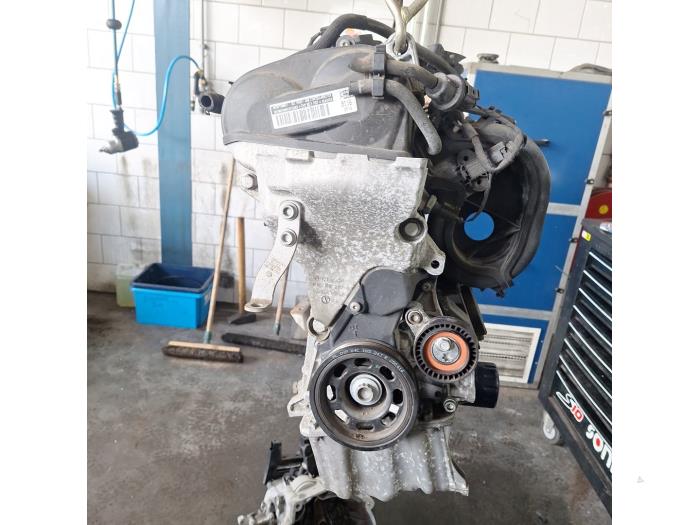 Engine Volkswagen Polo V 1.0 12V BlueMotion Technology - CHYB