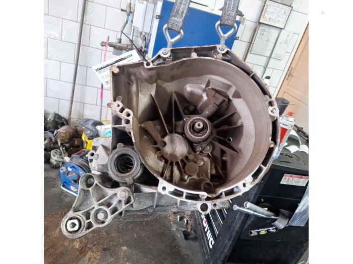 Usagé Boîte de vitesse Ford Focus 3 1.0 Ti-VCT EcoBoost 12V 100 Prix € 450,00 Règlement à la marge proposé par De Witte Boerderij AutoMotive