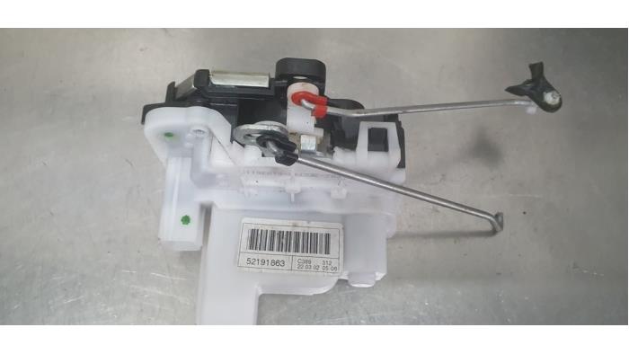 52032067 Door lock mechanism 2-door, left Fiat 500 1.0 Hybrid - 52191863