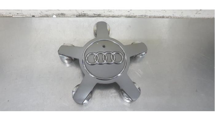 Gebrauchte Radkappe Audi A4 (B8) 2.0 TFSI 16V Preis € 10,00 Margenregelung angeboten von De Witte Boerderij AutoMotive