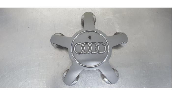 Gebrauchte Radkappe Audi A4 (B8) 2.0 TFSI 16V Preis € 10,00 Margenregelung angeboten von De Witte Boerderij AutoMotive