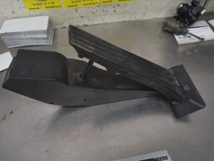 Begagnade Gaspedalsensor BMW 5 serie (E60) 530i 24V Pris € 45,00 Marginaltabell erbjuds av De Witte Boerderij AutoMotive