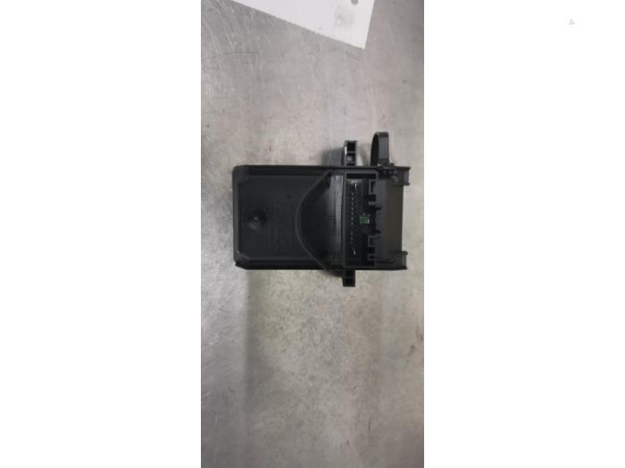 Używane Modul gateway Ford Mondeo V 1.5 EcoBoost 16V Cena € 35,00 Procedura marży oferowane przez De Witte Boerderij AutoMotive