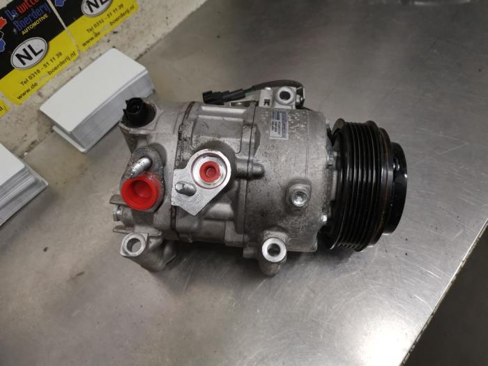 Usagé Compresseur de clim Ford Mondeo V 1.5 EcoBoost 16V Prix € 250,00 Règlement à la marge proposé par De Witte Boerderij AutoMotive