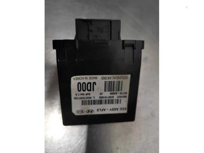 Used Computer lighting module Kia Cee'd (JDB5) 1.0i T-GDi 12V 120 Price € 45,00 Margin scheme offered by De Witte Boerderij AutoMotive