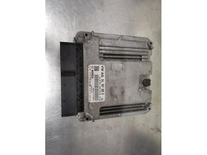 Engine management computer from a Volkswagen Golf VII (AUA) 2.0 TDI 16V 2014