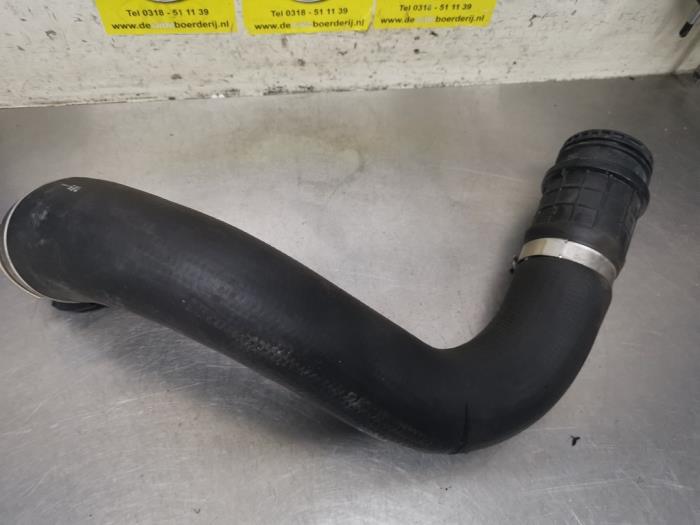 Gebrauchte Intercooler Schlauch Opel Astra K 1.0 Turbo 12V Preis € 25,00 Margenregelung angeboten von De Witte Boerderij AutoMotive