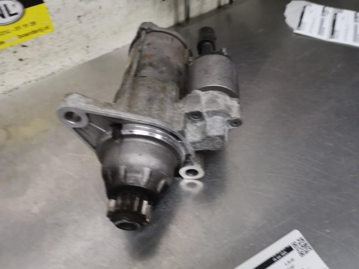 Begagnade Startmotor Skoda Octavia Combi (NXAC) 1.0 TSI e-TEC 12V Pris € 15,00 Marginaltabell erbjuds av De Witte Boerderij AutoMotive