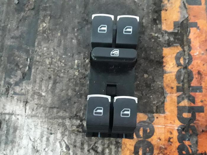 Usados Interruptor combinado de ventanillas Volkswagen Passat Precio € 25,00 Norma de margen ofrecido por De Witte Boerderij AutoMotive