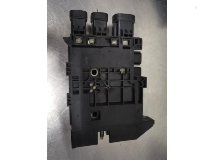 Gebrauchte Stromverteiler Renault Megane III Grandtour (KZ) 1.5 dCi 110 Preis € 15,00 Margenregelung angeboten von De Witte Boerderij AutoMotive