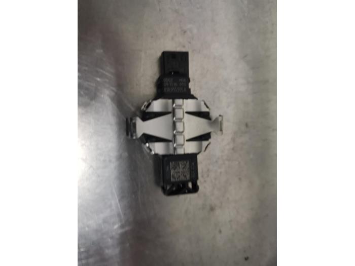 Begagnade Regnsensor Audi S4 Avant (B9) 3.0 TFSI V6 24V Pris € 15,00 Marginaltabell erbjuds av De Witte Boerderij AutoMotive