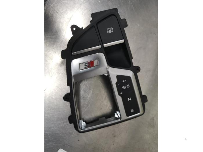 Gear shift selector indicator