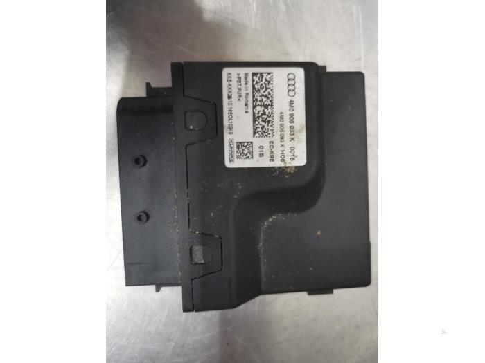 Usagé Module pompe carburant Audi S4 Avant (B9) 3.0 TFSI V6 24V Prix € 35,00 Règlement à la marge proposé par De Witte Boerderij AutoMotive