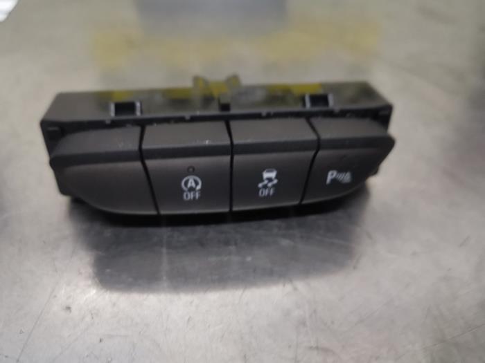 Używane Przelacznik Start/Stop Opel Astra K 1.0 Turbo 12V Cena € 15,00 Procedura marży oferowane przez De Witte Boerderij AutoMotive