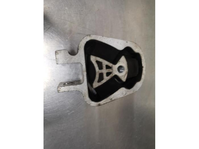 Used Engine mount Ford Mondeo V 2.0 Hybrid 16V Price € 25,00 Margin scheme offered by De Witte Boerderij AutoMotive