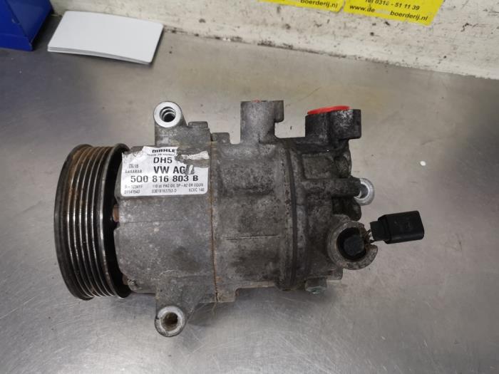 Usagé Pompe clim Volkswagen Touran (5T1) 2.0 TDI 190 Prix € 25,00 Règlement à la marge proposé par De Witte Boerderij AutoMotive