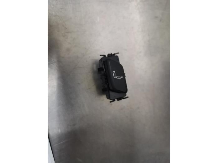 Używane Przelacznik Audi S4 Avant (B9) 3.0 TFSI V6 24V Cena € 15,00 Procedura marży oferowane przez De Witte Boerderij AutoMotive
