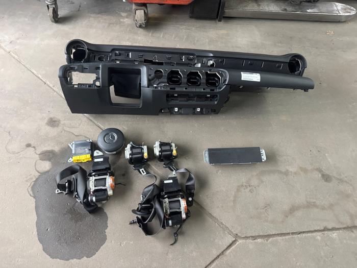 Begagnade Airbagset Mercedes A (177.0) 2.0 A-250 Turbo 16V Pris € 1.250,00 Marginaltabell erbjuds av De Witte Boerderij AutoMotive