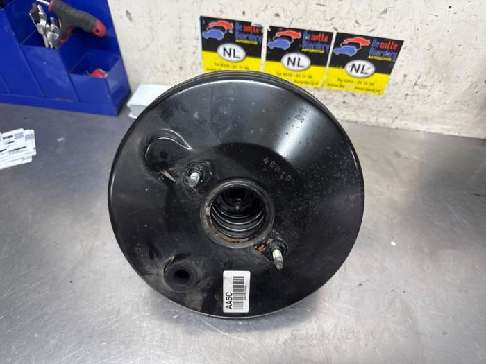 Usagé Servo frein Opel Karl 1.0 12V Prix € 25,00 Règlement à la marge proposé par De Witte Boerderij AutoMotive
