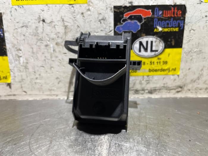 Used Smart entry computer Ford Fiesta 7 1.0 EcoBoost 12V 100 Price € 25,00 Margin scheme offered by De Witte Boerderij AutoMotive