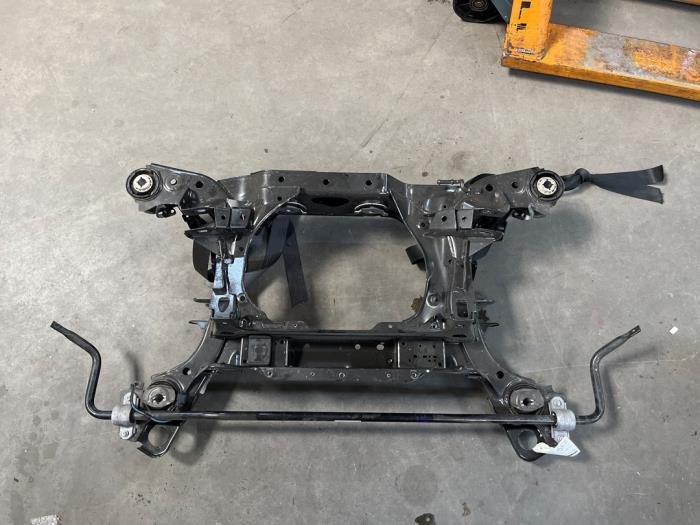 Begagnade Underram Volvo XC60 II (UZ) 2.0 T6 16V Recharge, Twin Engine AWD Pris € 450,00 Marginaltabell erbjuds av De Witte Boerderij AutoMotive