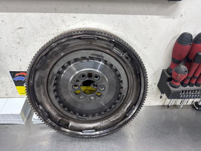 Used Flywheel Volkswagen Polo VI (AW1) 1.0 TSI 12V Price € 75,00 Margin scheme offered by De Witte Boerderij AutoMotive